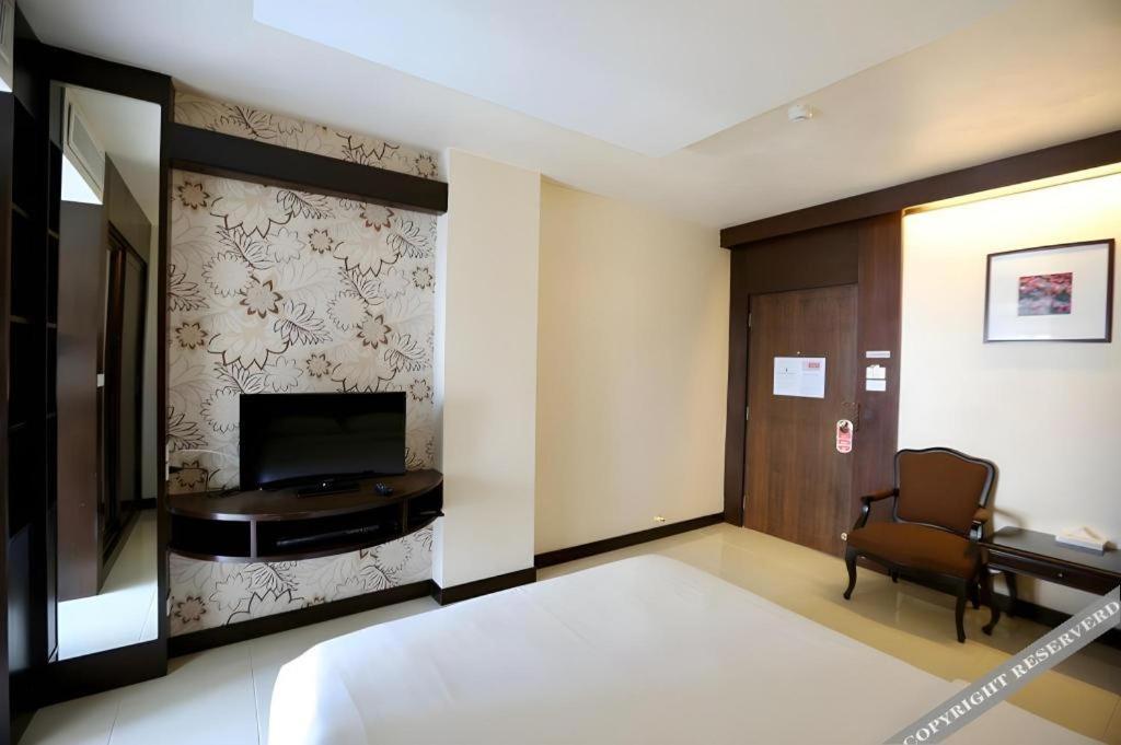 สินสิริ ลาดพร้าว 130  Hotel กรุงเทพมหานคร ภายนอก รูปภาพ